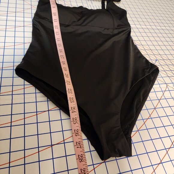 Sea Level Scallop Square Neck Bralette One Piece NWT Black Size 10 - Picture 3 of 11